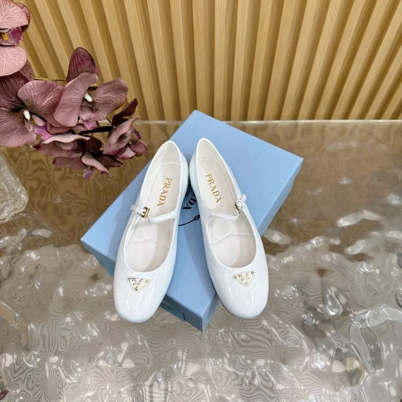 NewStyle Prada Low Shoes 34798