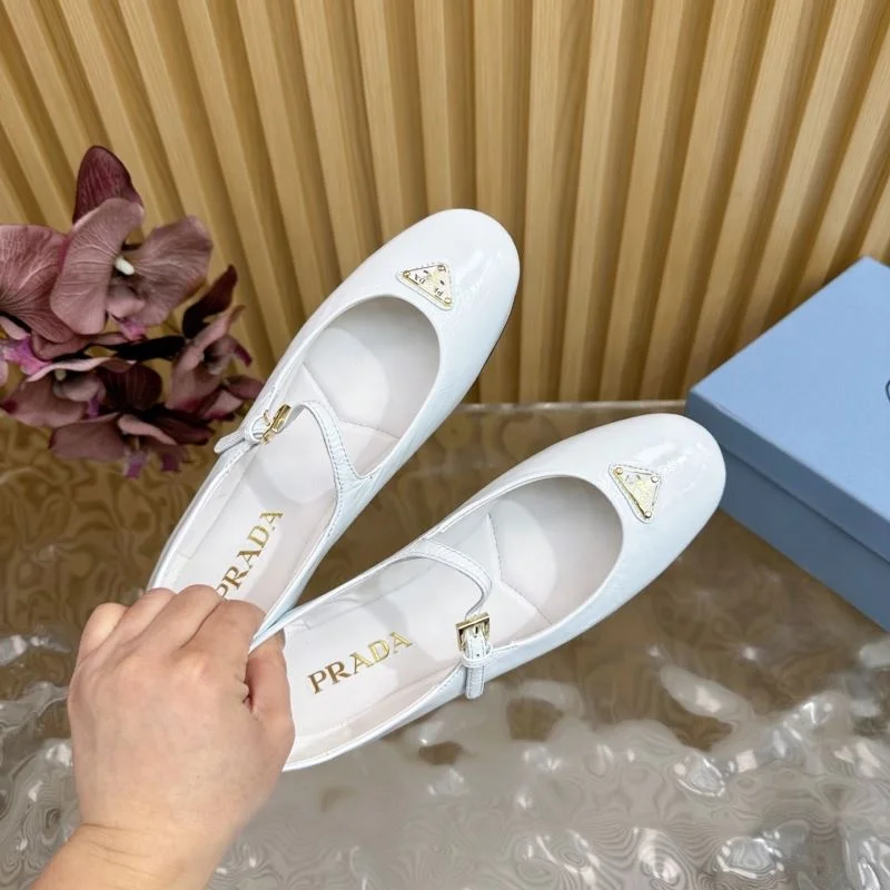 NewStyle Prada Low Shoes 34798