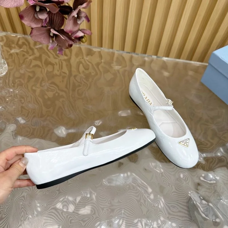 NewStyle Prada Low Shoes 34798