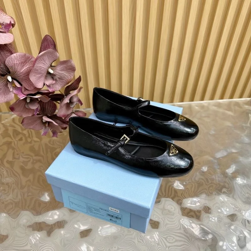 Prada Low Shoes Effortless 34784