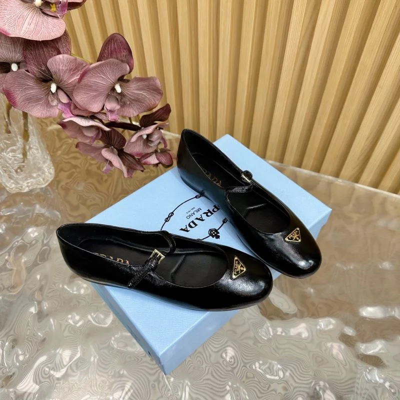 Prada Low Shoes Effortless 34784