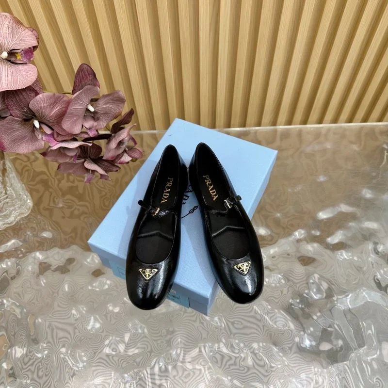 Prada Low Shoes Effortless 34784
