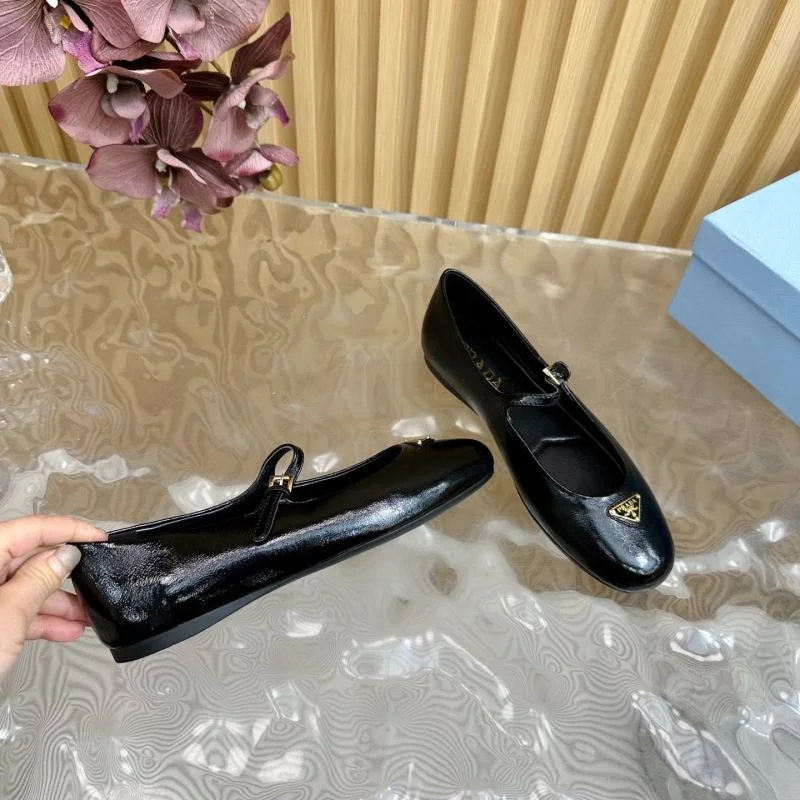 Prada Low Shoes Effortless 34784
