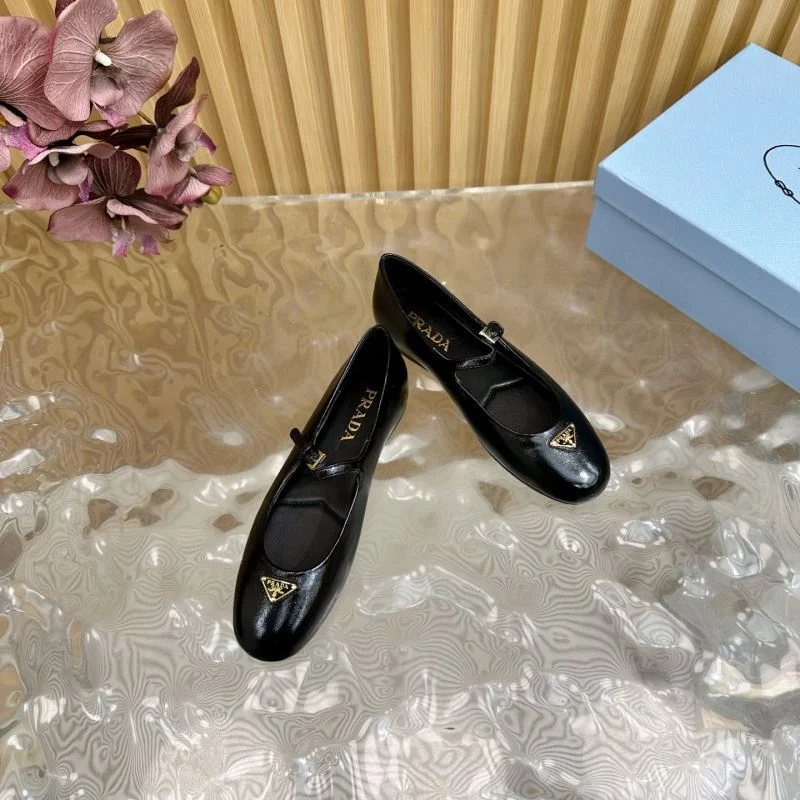Prada Low Shoes Effortless 34784