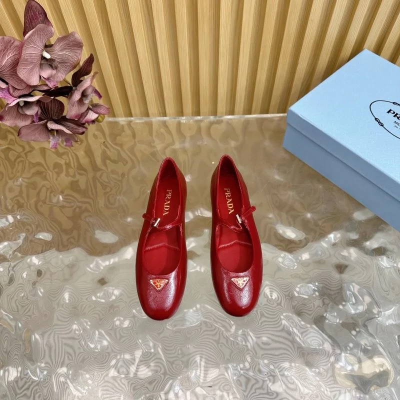 Vibrant Prada Low Shoes 34793