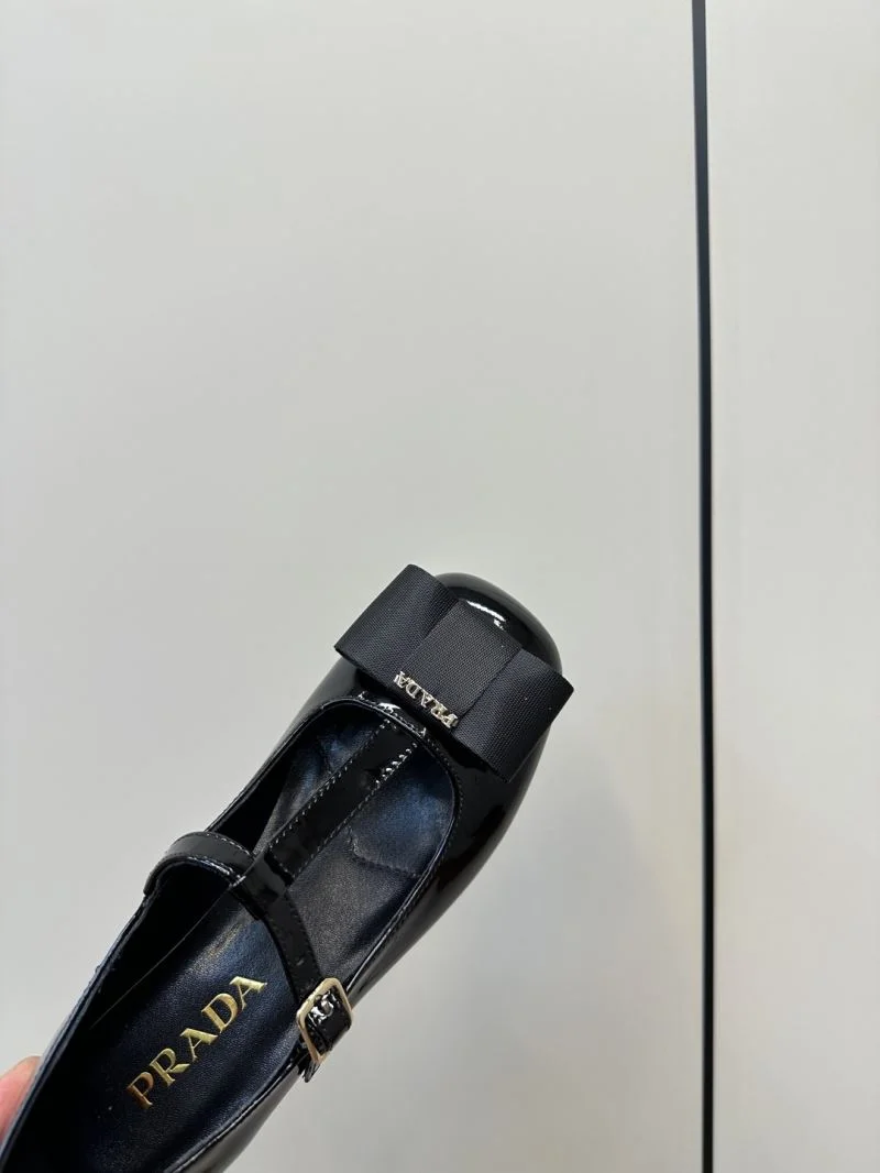 Prada Low Shoes ComfortFit 34804