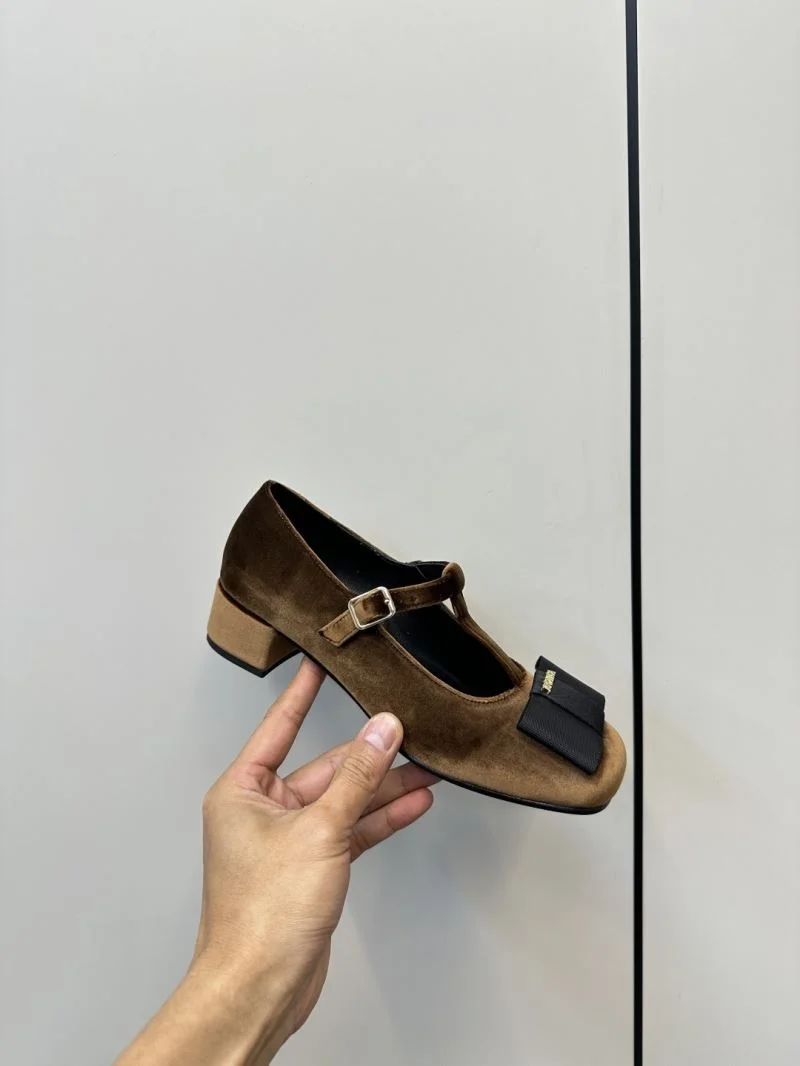 Prada Low Shoes Lightweight 34786
