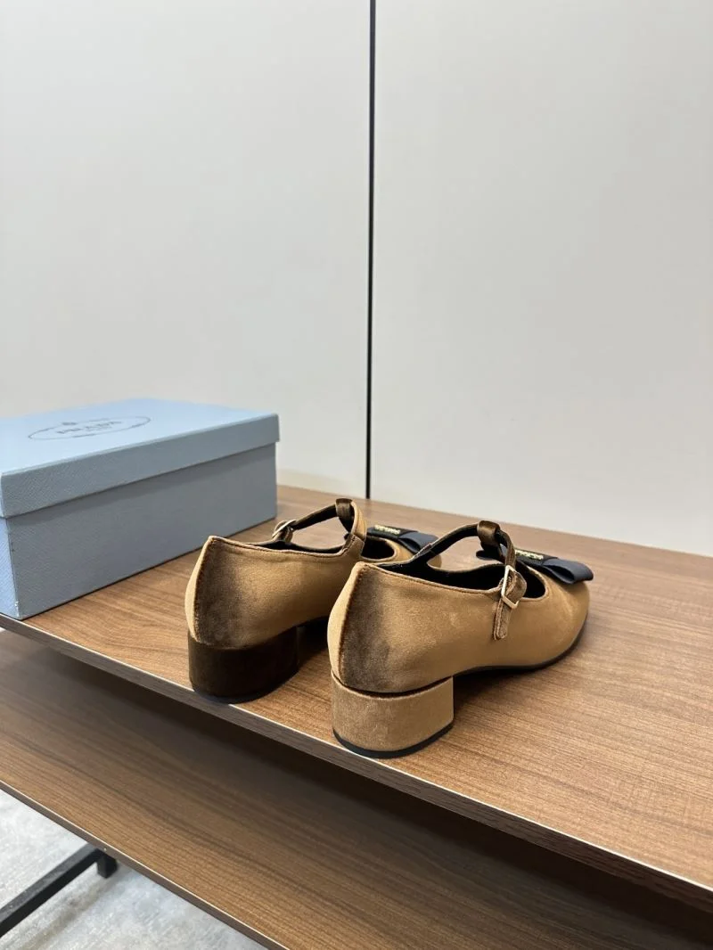 Prada Low Shoes Lightweight 34786