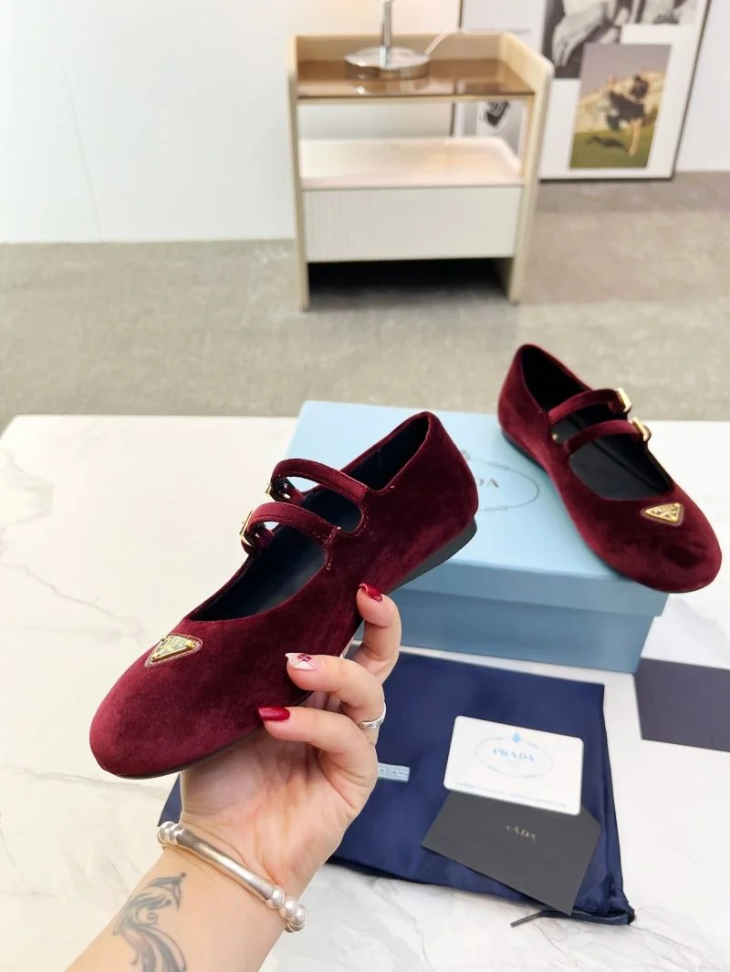 EasyMatch Prada Low Shoes 34777