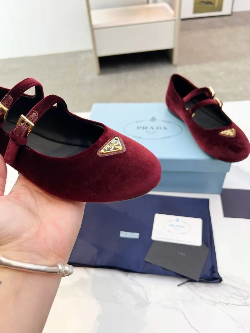 EasyMatch Prada Low Shoes 34777