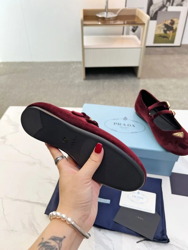 EasyMatch Prada Low Shoes 34777