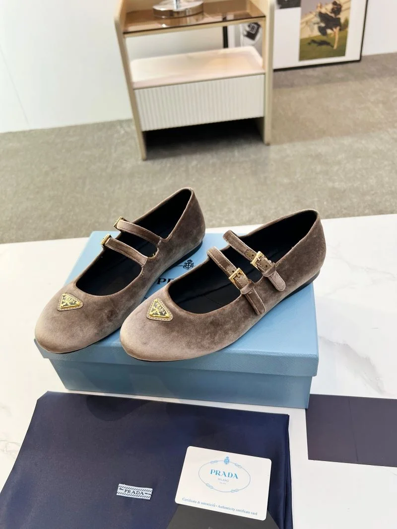 EasyMatch Prada Low Shoes 34788