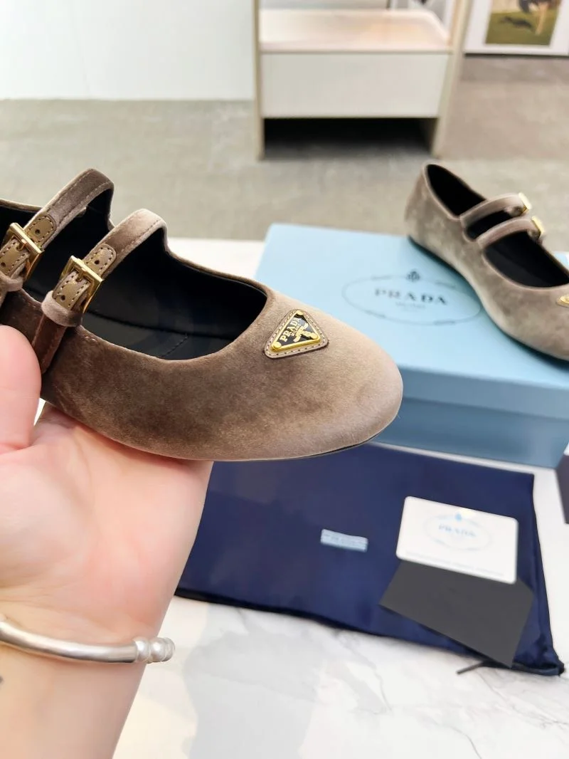 EasyMatch Prada Low Shoes 34788