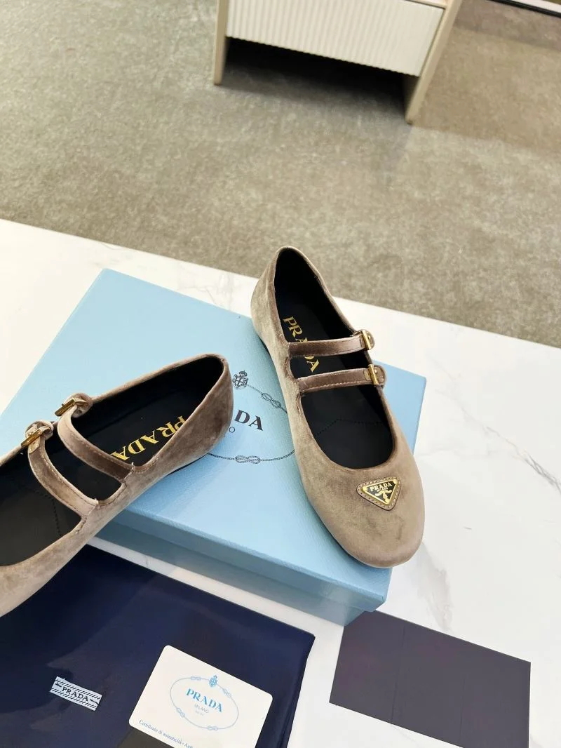 EasyMatch Prada Low Shoes 34788