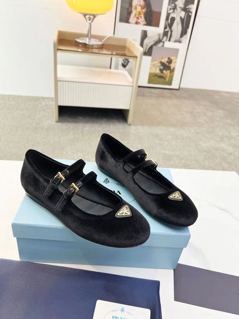 TravelReady Prada Low Shoes 34773