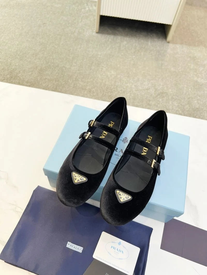 TravelReady Prada Low Shoes 34773