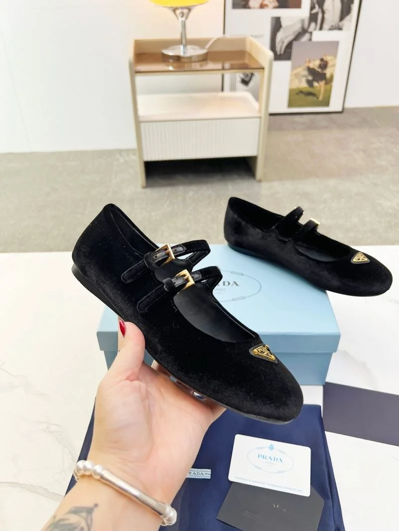 TravelReady Prada Low Shoes 34773