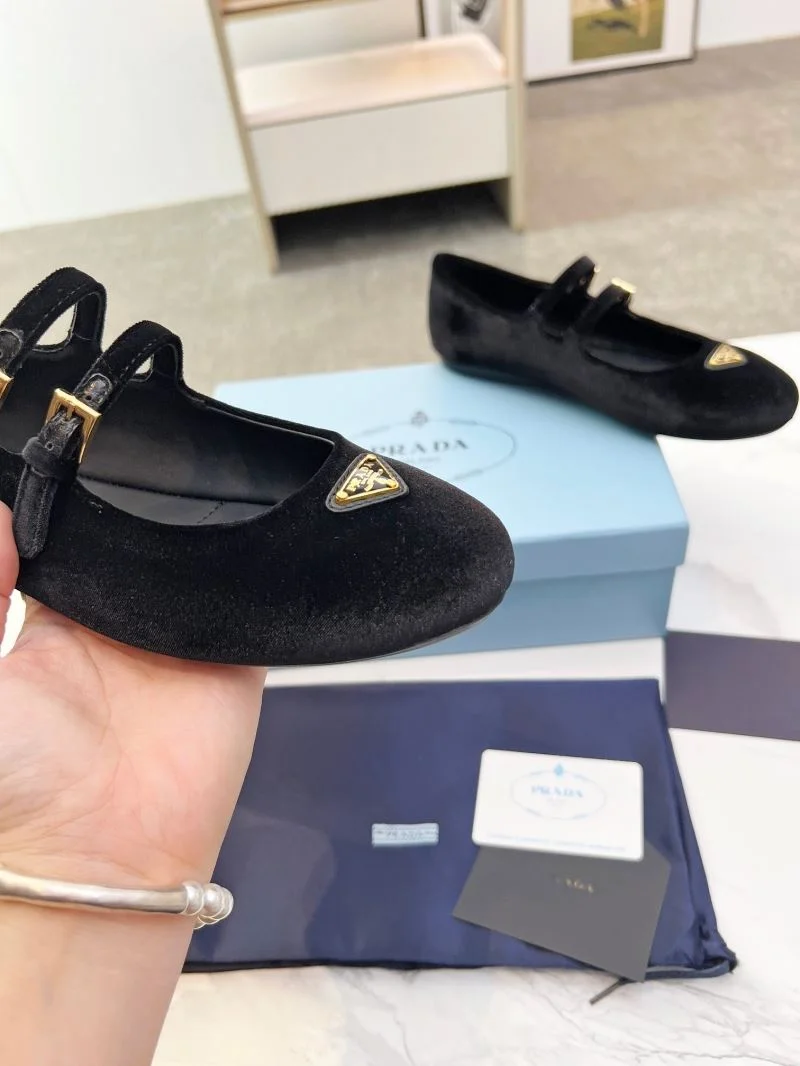 TravelReady Prada Low Shoes 34773