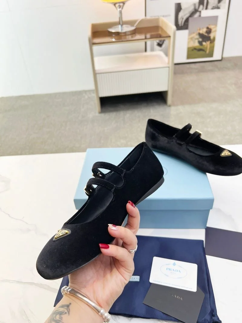 TravelReady Prada Low Shoes 34773
