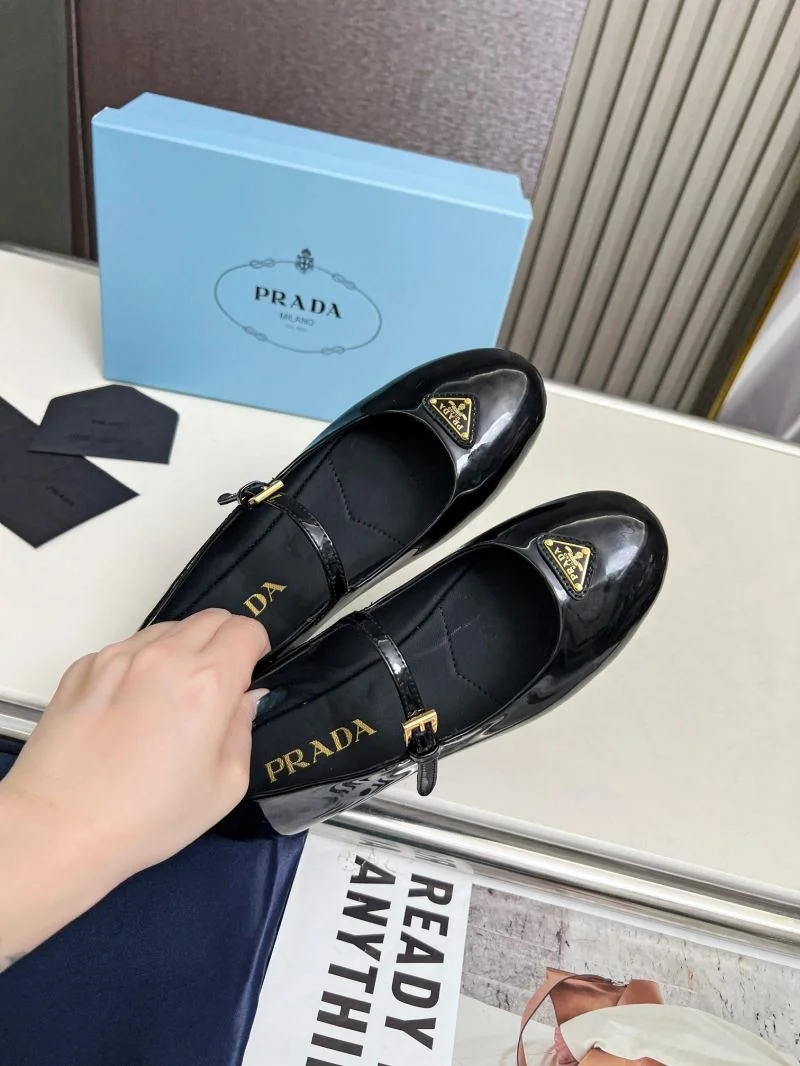 TimelessDesign Prada Low Shoes 34779