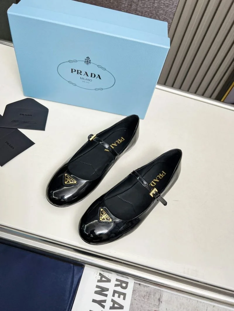 TimelessDesign Prada Low Shoes 34779