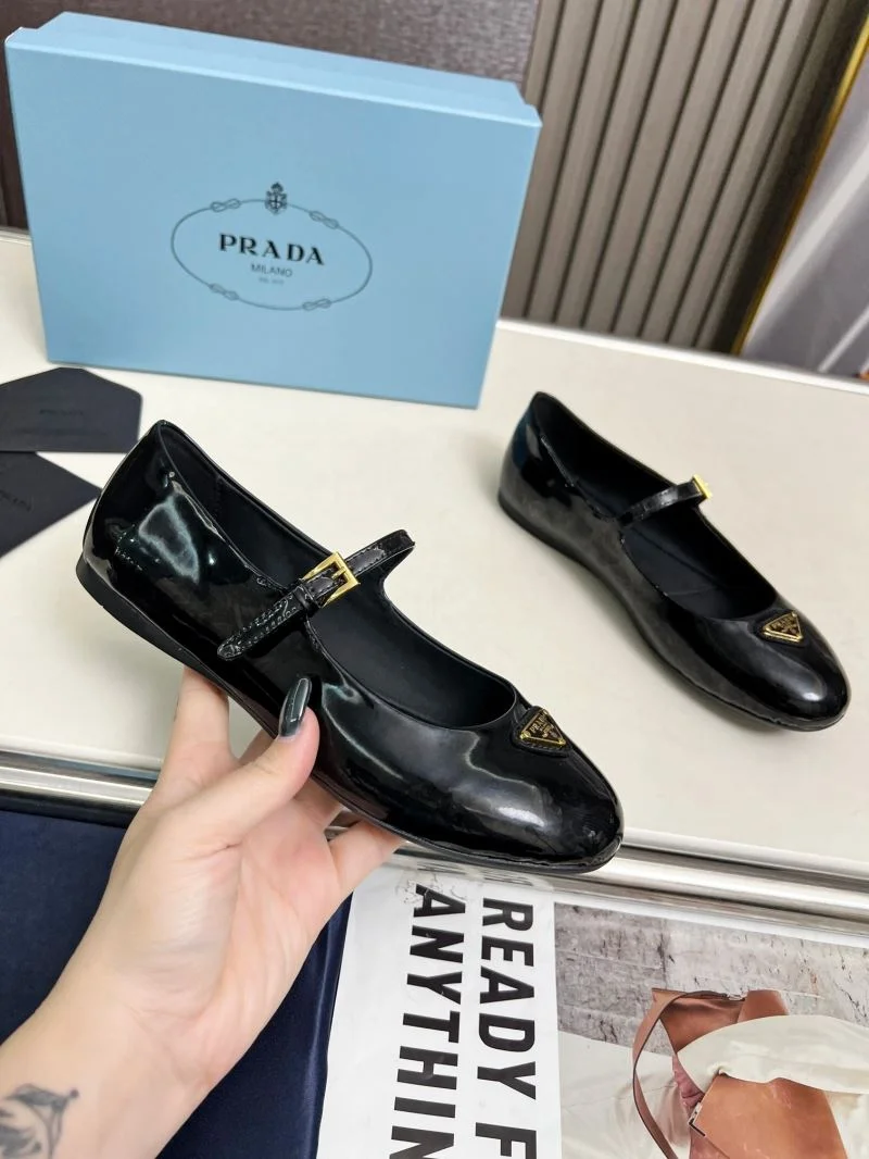 TimelessDesign Prada Low Shoes 34779