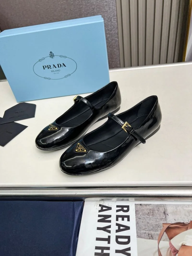 TimelessDesign Prada Low Shoes 34779