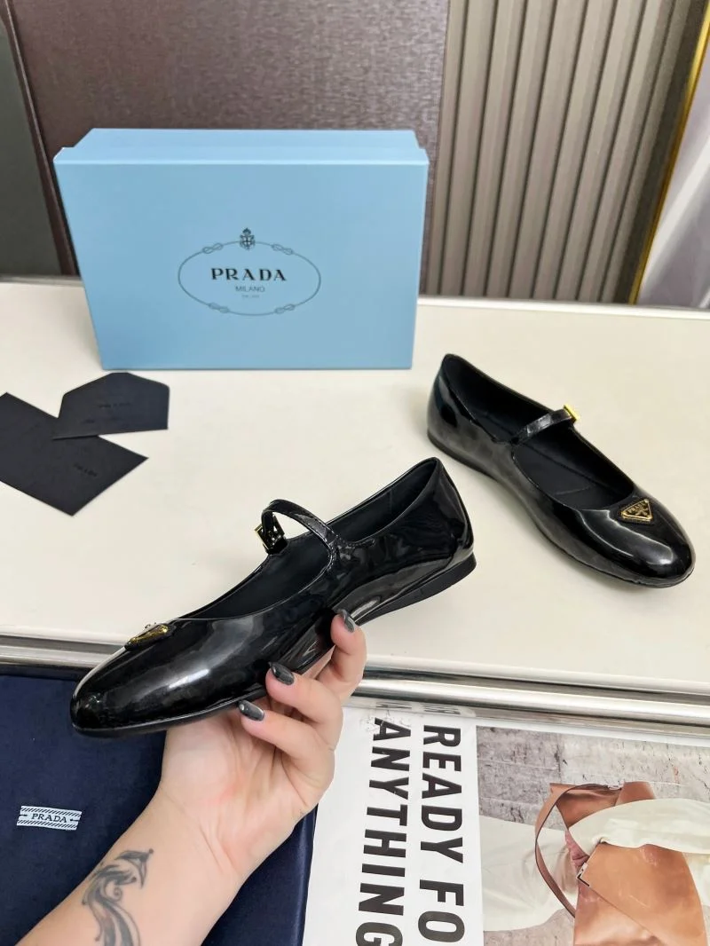 TimelessDesign Prada Low Shoes 34779