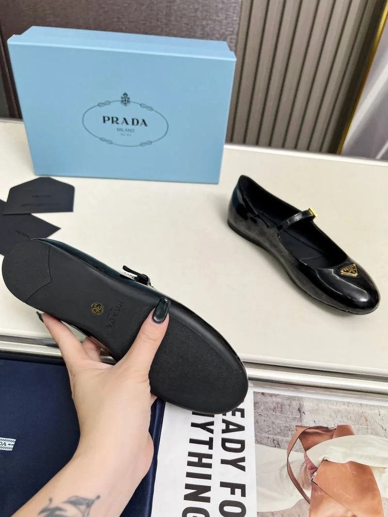 TimelessDesign Prada Low Shoes 34779