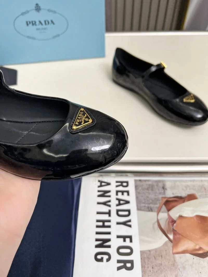 TimelessDesign Prada Low Shoes 34779