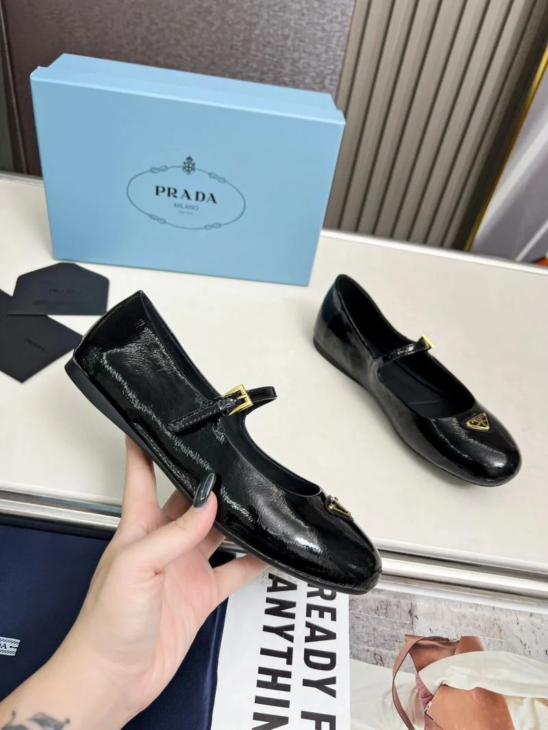 Neat Prada Low Shoes 34775