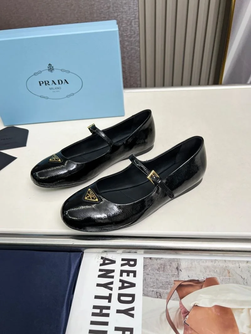 Neat Prada Low Shoes 34775