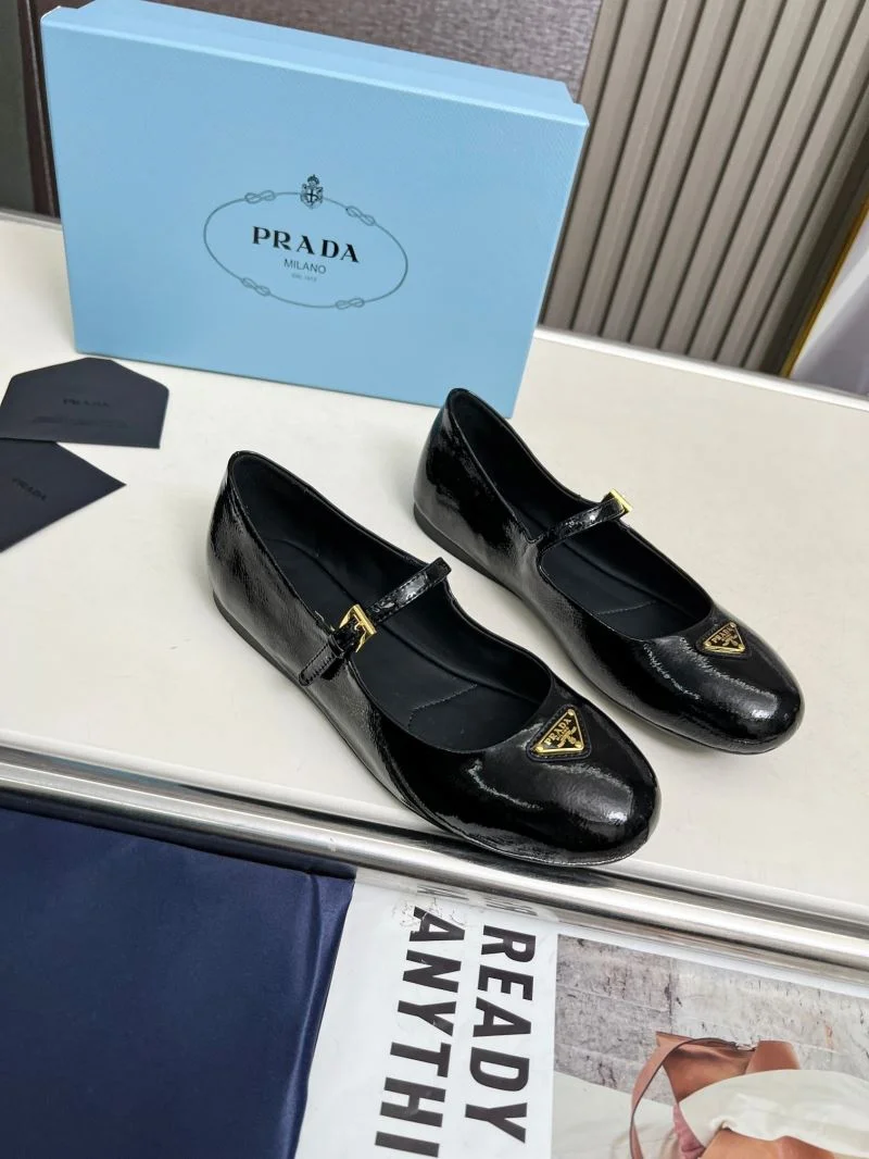 Neat Prada Low Shoes 34775
