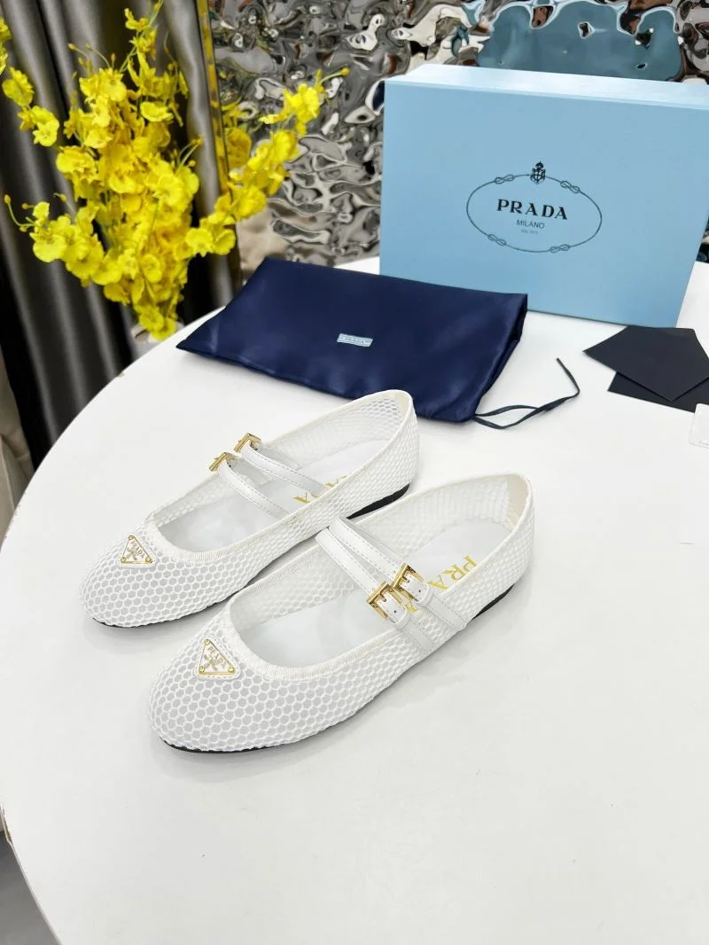 WellDesigned Prada Low Shoes 34771