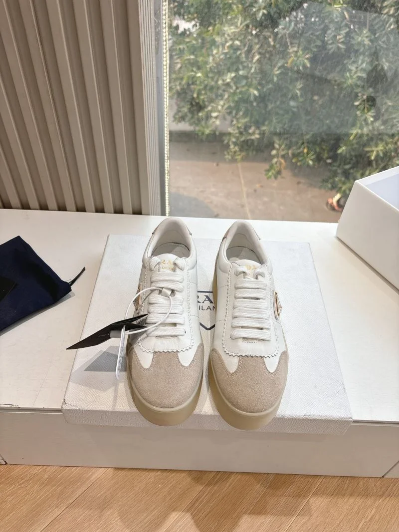 Prada Low Shoes Lightweight 34770
