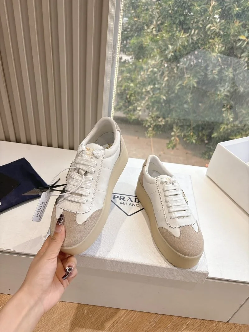 Prada Low Shoes Lightweight 34770