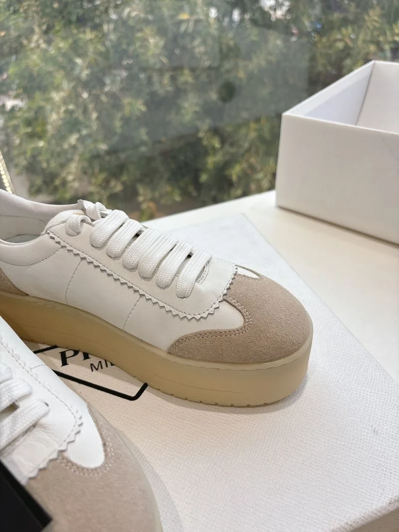 Prada Low Shoes Lightweight 34770