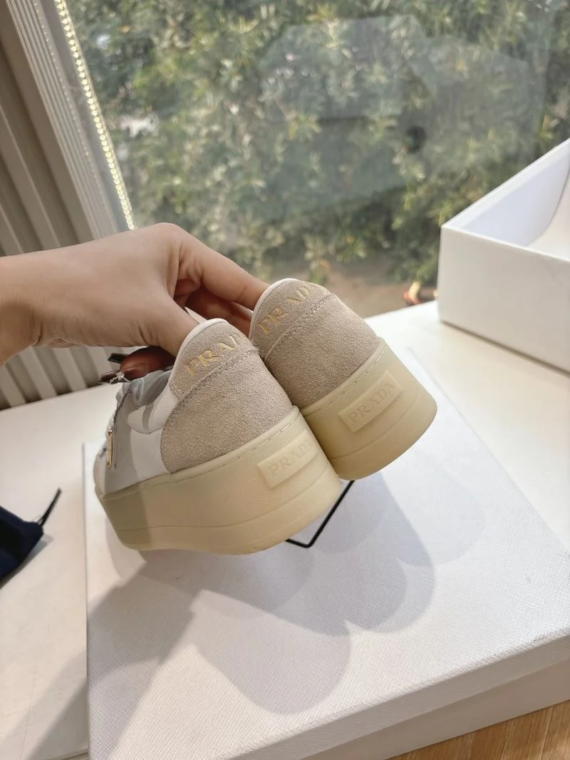 Prada Low Shoes Lightweight 34770