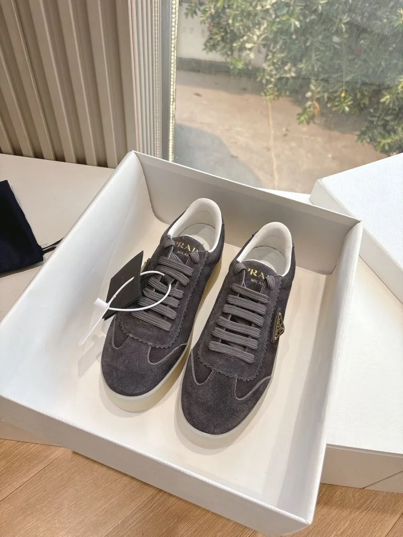 Neat Prada Low Shoes 34768