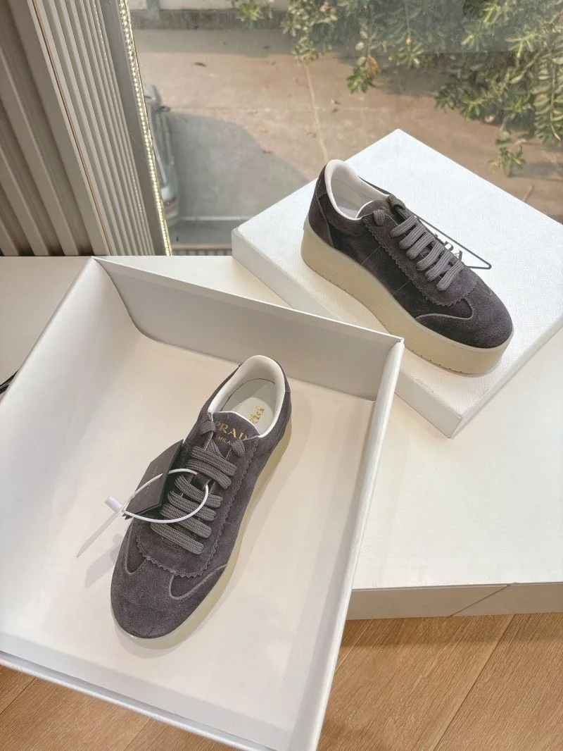 Neat Prada Low Shoes 34768