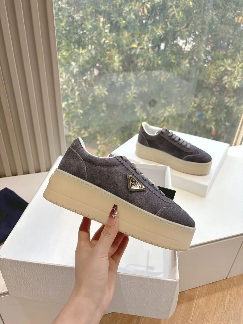 Neat Prada Low Shoes 34768