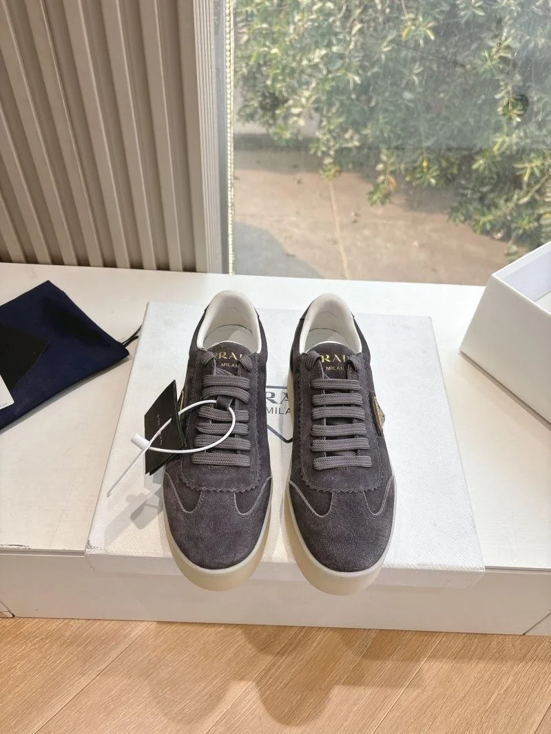 Neat Prada Low Shoes 34768