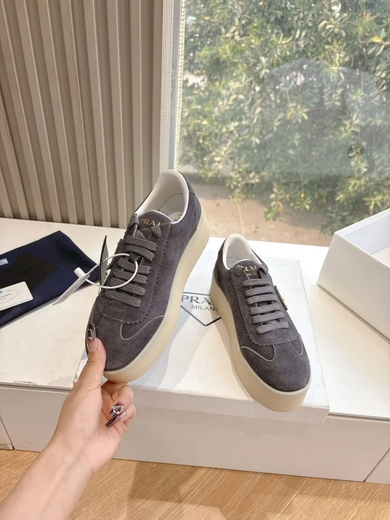 Neat Prada Low Shoes 34768
