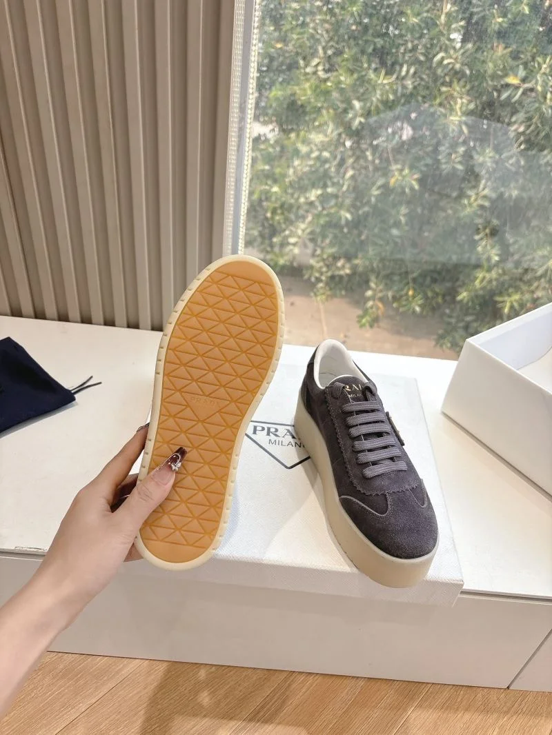 Neat Prada Low Shoes 34768