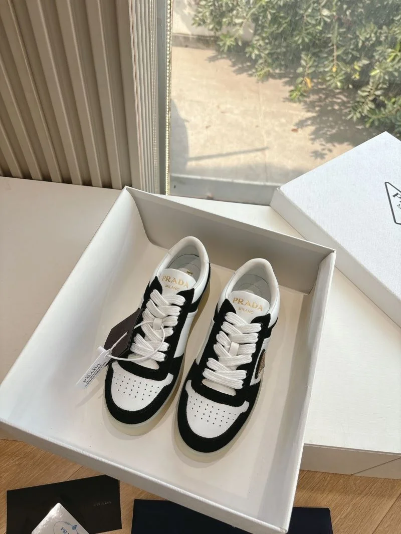 WellDesigned Prada Low Shoes 34765
