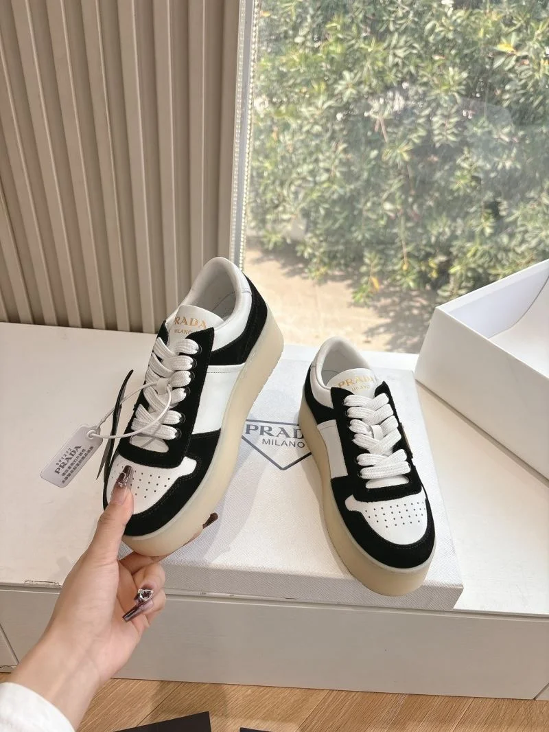 WellDesigned Prada Low Shoes 34765