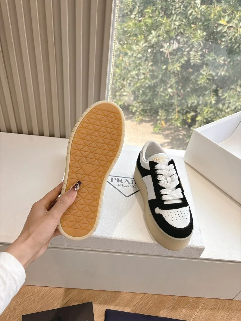 WellDesigned Prada Low Shoes 34765