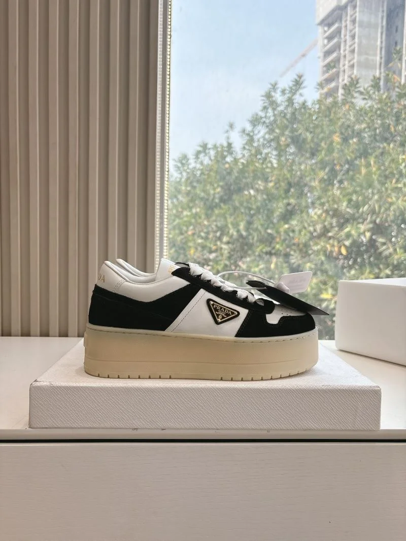 WellDesigned Prada Low Shoes 34765
