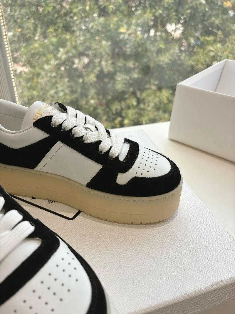 WellDesigned Prada Low Shoes 34765