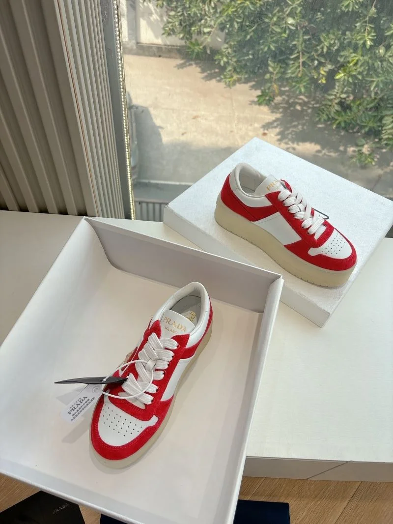 Prada Low Shoes Durable 34747